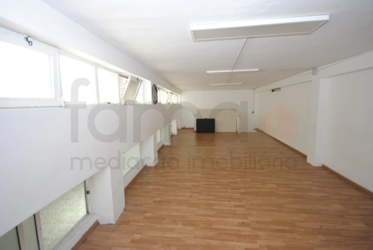 Loja para Venda em Areeiro Foto 14