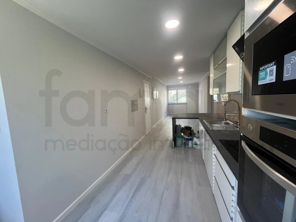 Apartamento T2 para Venda em Benfica Foto 4