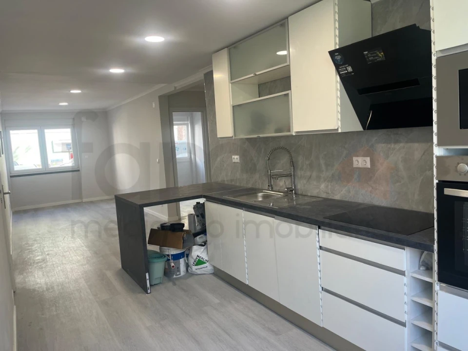 Apartamento T2 para Venda em Benfica Foto 6