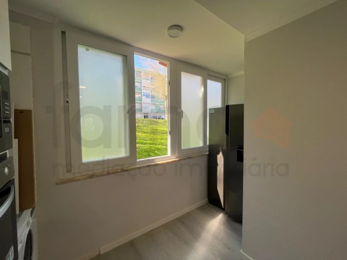 Apartamento T2 para Venda em Benfica Foto 8