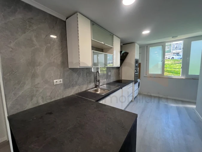 Apartamento T2 para Venda em Benfica Foto 2