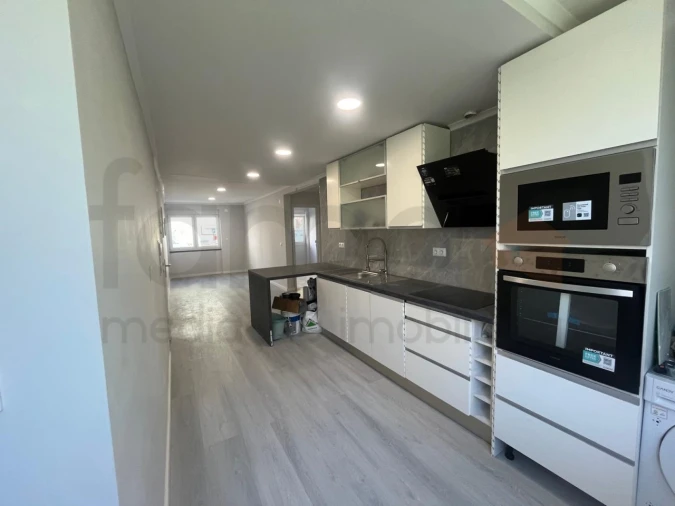 Apartamento T2 para Venda em Benfica Foto 3