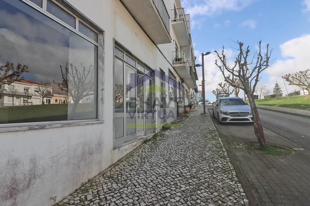 Loja para Arrendamento em Bombarral e Vale Covo Foto 3