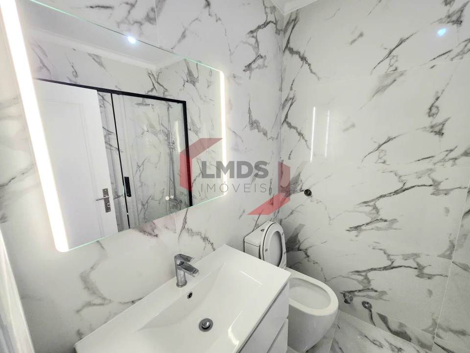 Apartamento T2 para Venda em Oliveira do Douro Foto 17