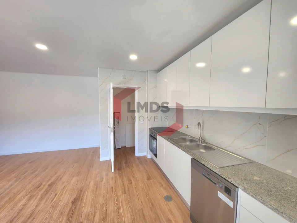 Apartamento T2 para Venda em Oliveira do Douro Foto 11