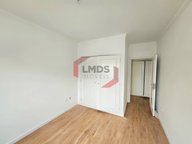 Apartamento T2 para Venda em Oliveira do Douro Foto 11