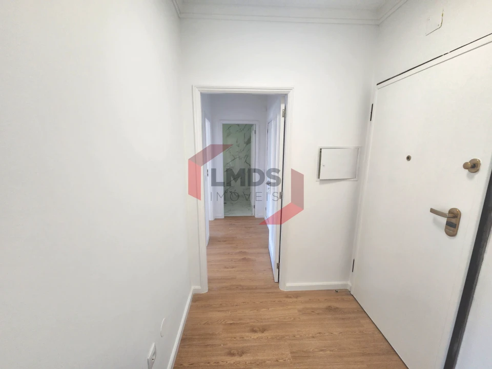 Apartamento T2 para Venda em Oliveira do Douro Foto 5