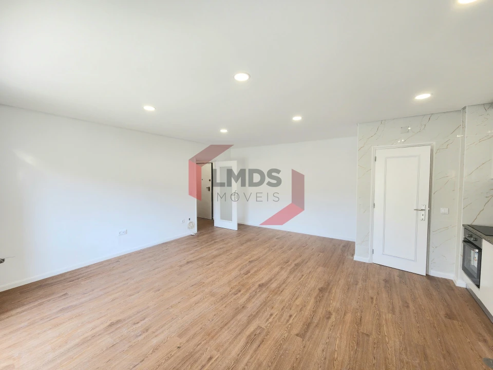 Apartamento T2 para Venda em Oliveira do Douro Foto 8