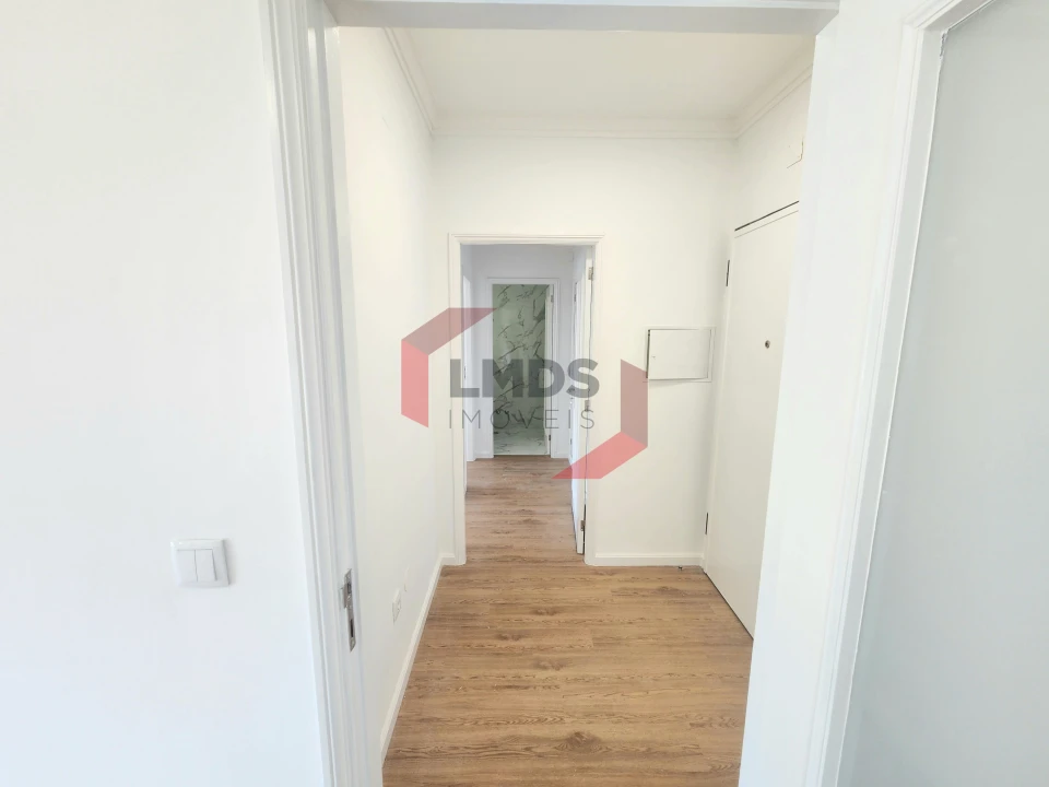 Apartamento T2 para Venda em Oliveira do Douro Foto 12