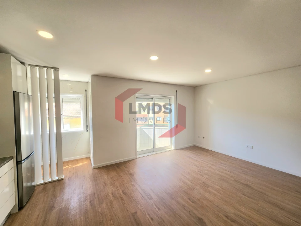 Apartamento T2 para Venda em Oliveira do Douro Foto 9