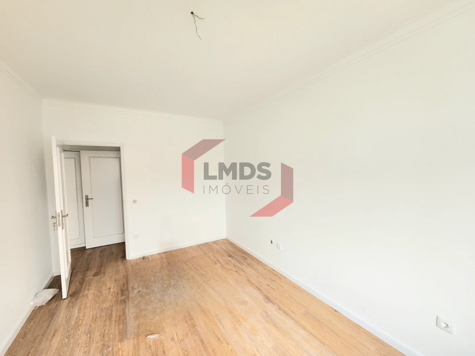 Apartamento T2 para Venda em Oliveira do Douro Foto 15