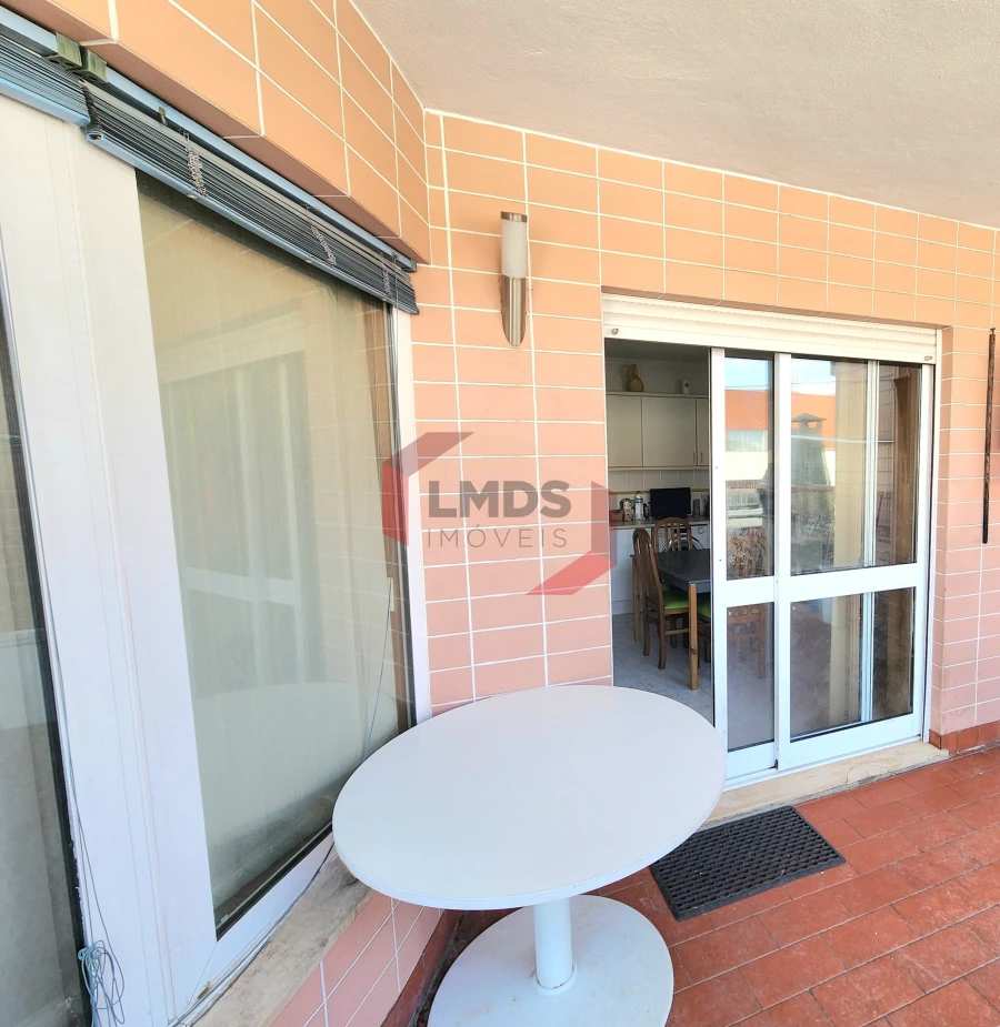 Apartamento T2 para Venda em Rio Tinto Foto 2