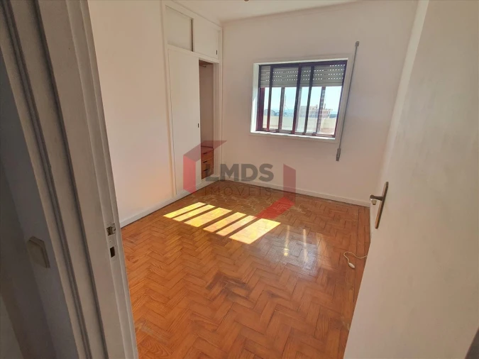 Apartamento T3 para Venda em Vilar de Andorinho Foto 10