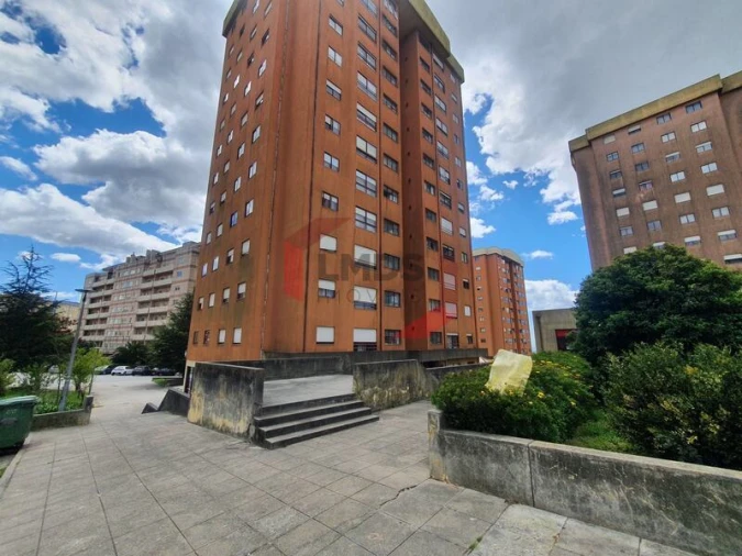 Apartamento T3 para Venda em Vilar de Andorinho Foto 1
