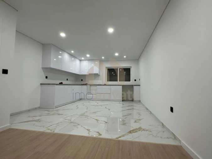 Apartamento T2 para Venda em Lustosa e Barrosas (Santo Estêvão)