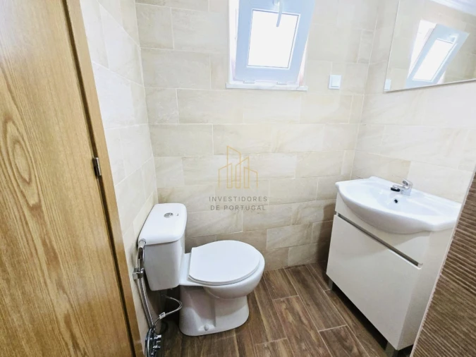 Moradia T3 para Venda em Santiago Maior Foto 11