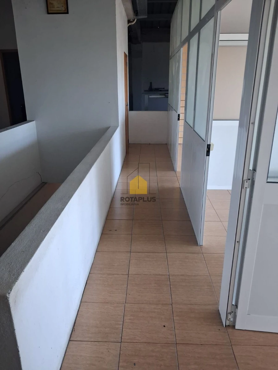 Armazém para Arrendamento em Touguinha e Touguinhó Foto 5