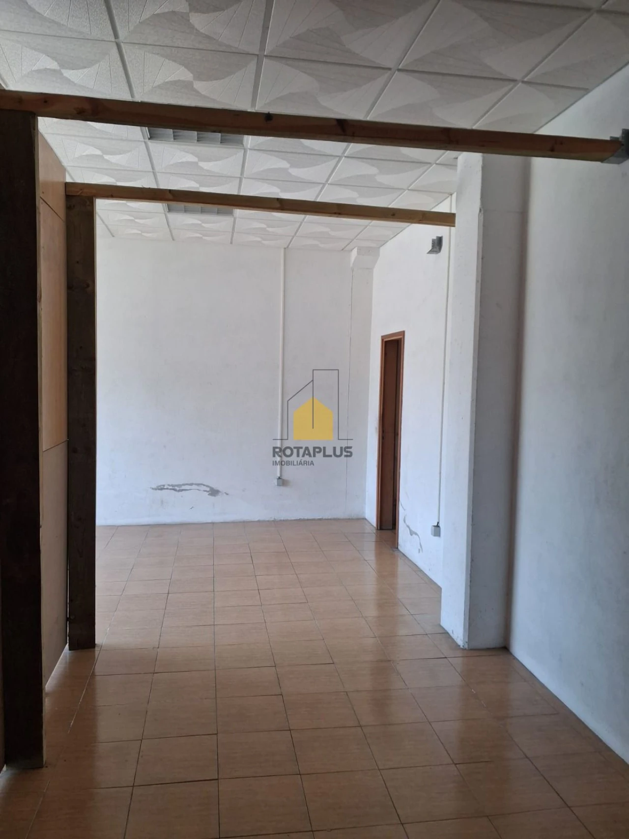 Armazém para Arrendamento em Touguinha e Touguinhó Foto 13