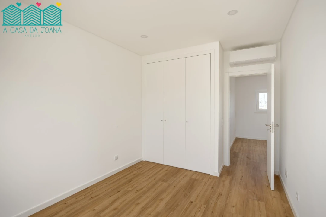 Moradia T4 para Venda em São Domingos de Rana Foto 13