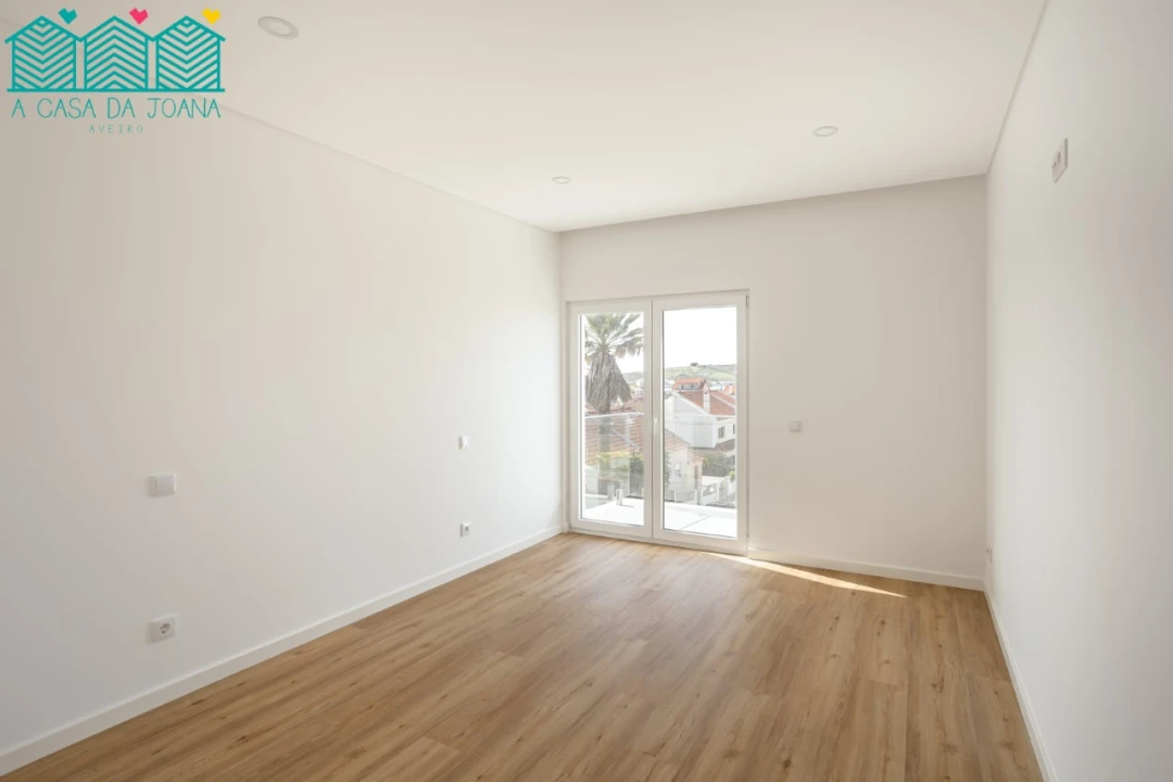 Moradia T4 para Venda em São Domingos de Rana Foto 18