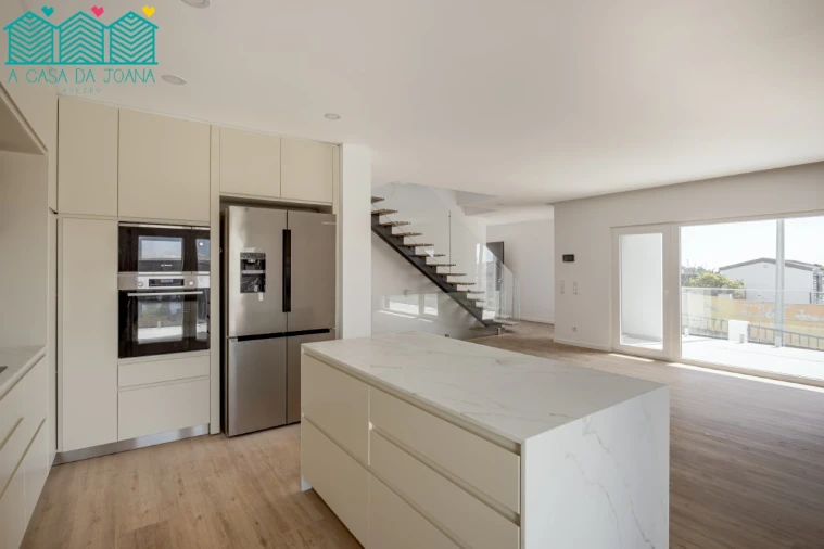 Moradia T4 para Venda em São Domingos de Rana Foto 5