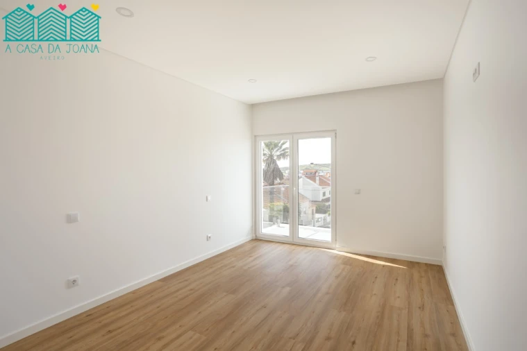 Moradia T4 para Venda em São Domingos de Rana Foto 18