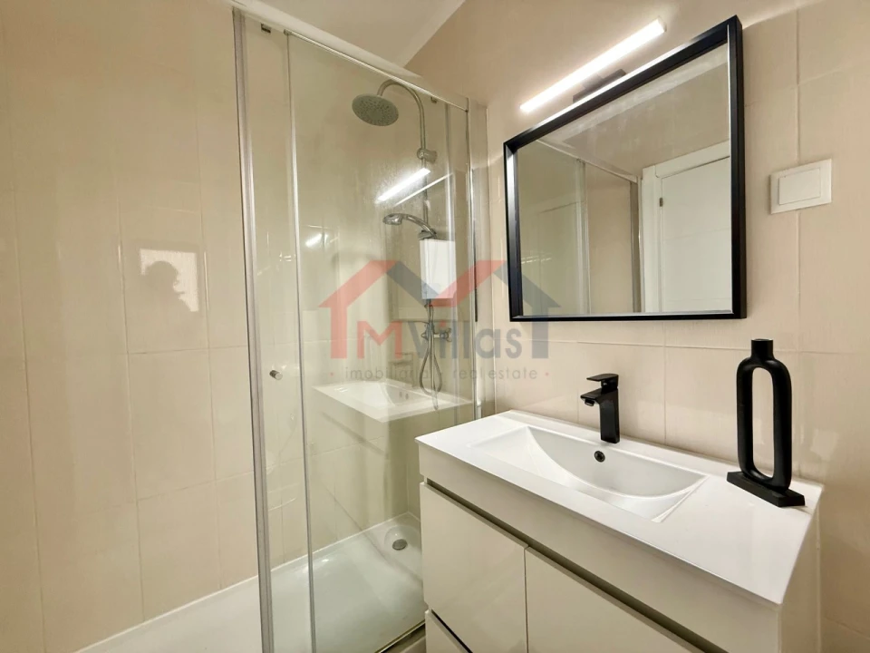 Apartamento T2 para Venda em Quarteira Foto 12