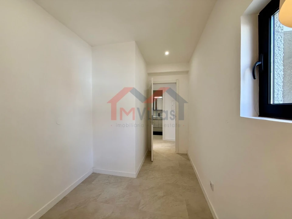 Apartamento T2 para Venda em Quarteira Foto 17