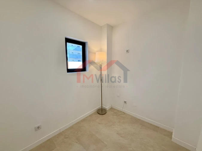 Apartamento T2 para Venda em Quarteira Foto 16