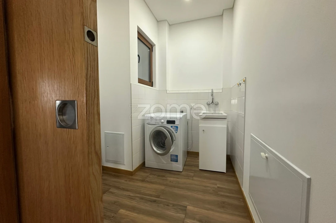 Moradia T4 para Venda em Paranhos Foto 10