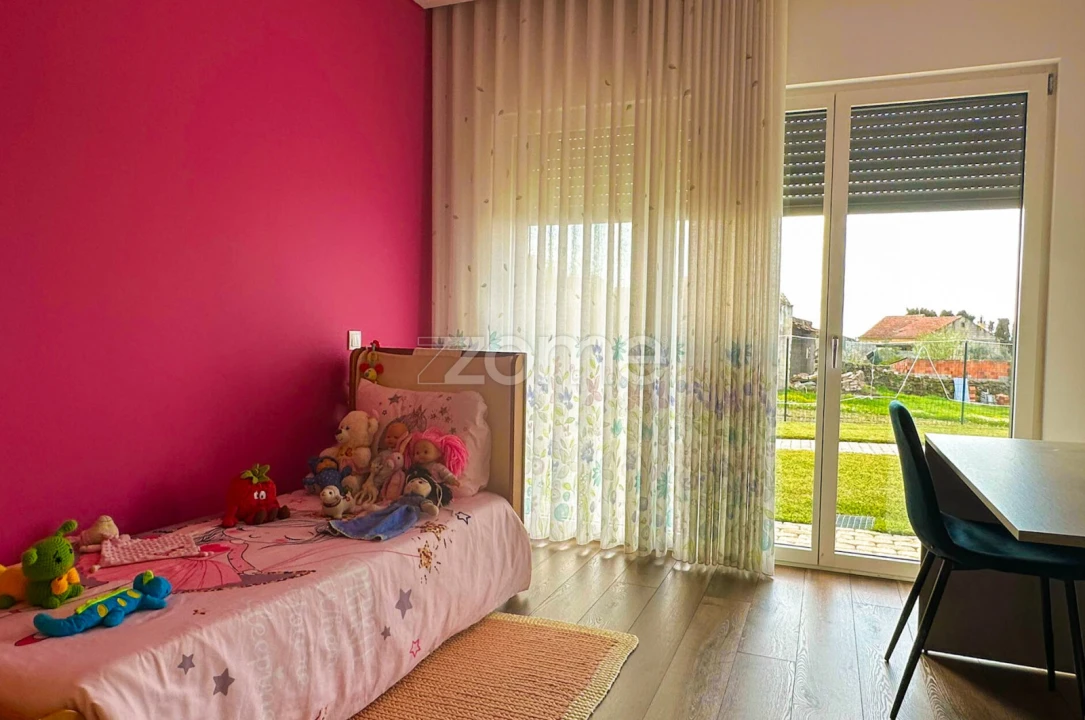 Moradia T4 para Venda em Paranhos Foto 23