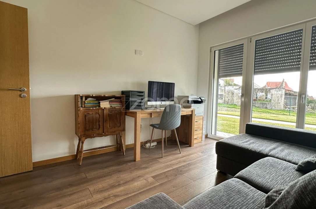 Moradia T4 para Venda em Paranhos Foto 20