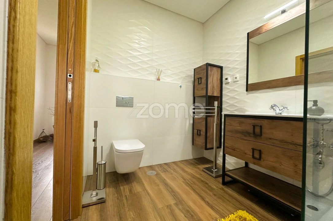 Moradia T4 para Venda em Paranhos Foto 28