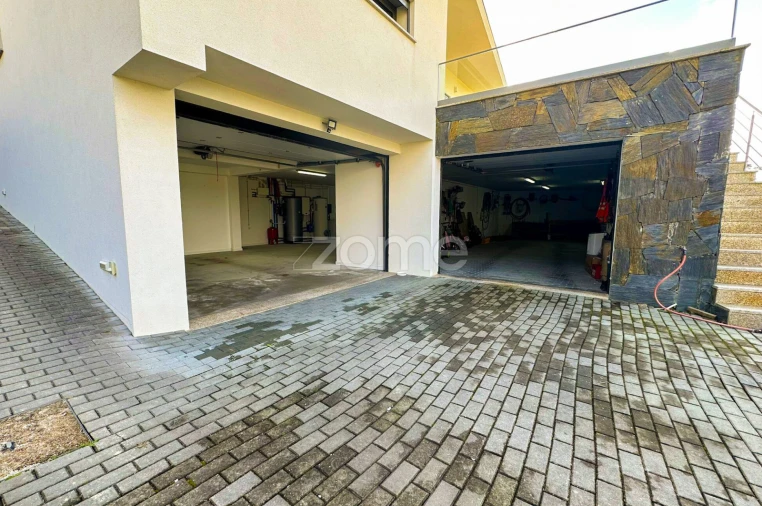 Moradia T4 para Venda em Paranhos Foto 41