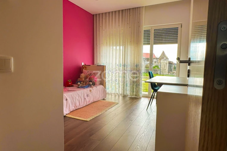 Moradia T4 para Venda em Paranhos Foto 22