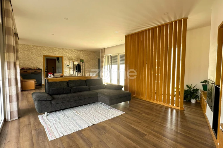 Moradia T4 para Venda em Paranhos Foto 15