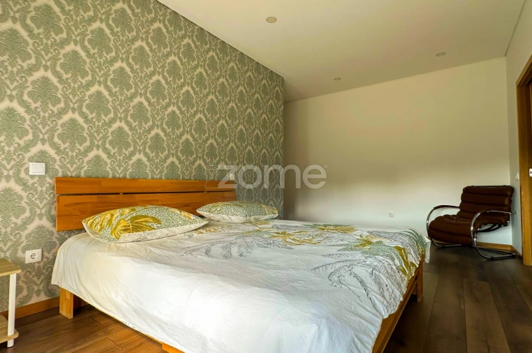 Moradia T4 para Venda em Paranhos Foto 31