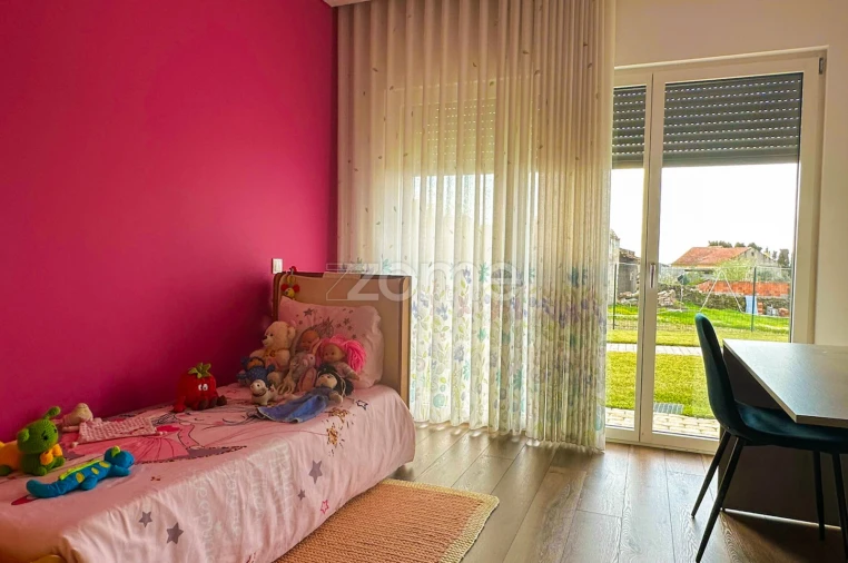 Moradia T4 para Venda em Paranhos Foto 23