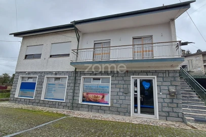 Negócio para Arrendamento em Santa Lucrécia de Algeriz e Navarra