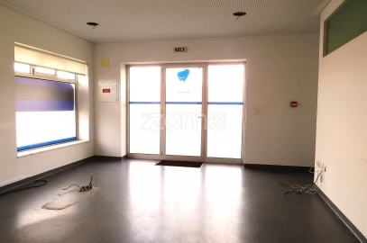 Negócio para Arrendamento em Santa Lucrécia de Algeriz e Navarra