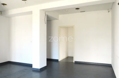 Negócio para Arrendamento em Santa Lucrécia de Algeriz e Navarra