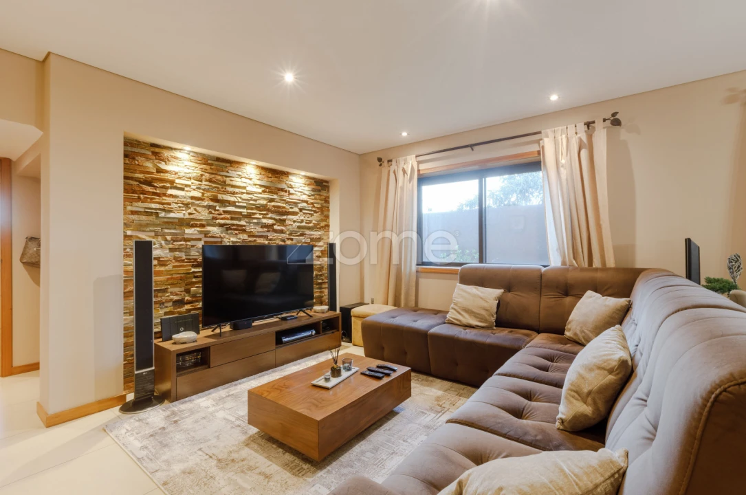 Moradia T4 para Venda em Esmeriz e Cabeçudos Foto 5