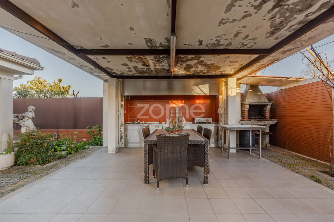 Moradia T4 para Venda em Esmeriz e Cabeçudos Foto 10