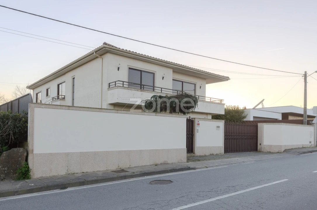 Moradia T4 para Venda em Esmeriz e Cabeçudos Foto 36