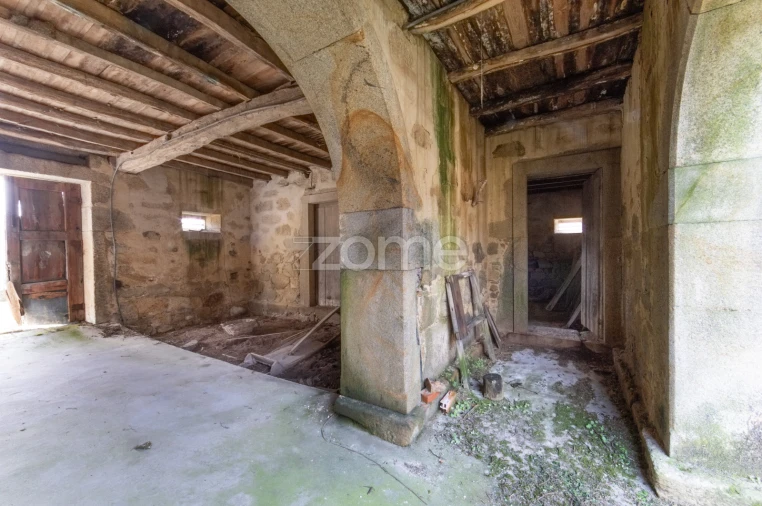 Prédio para Venda em Romariz Foto 22