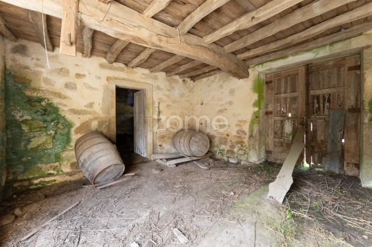 Prédio para Venda em Romariz Foto 28