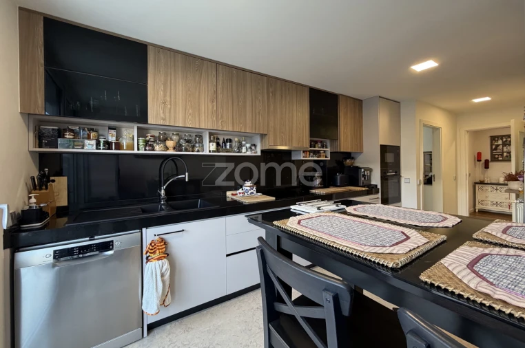 Apartamento T4 para Venda em Alcobaça e Vestiaria Foto 8