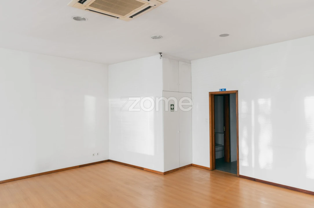 Negócio para Venda em Valongo Foto 11