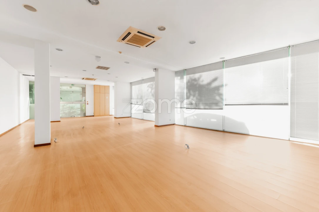 Negócio para Venda em Valongo Foto 4