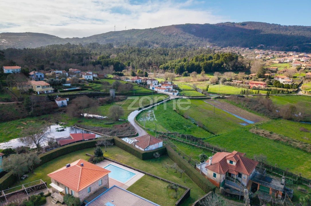 Moradia T4 para Venda em Venade e Azevedo Foto 23